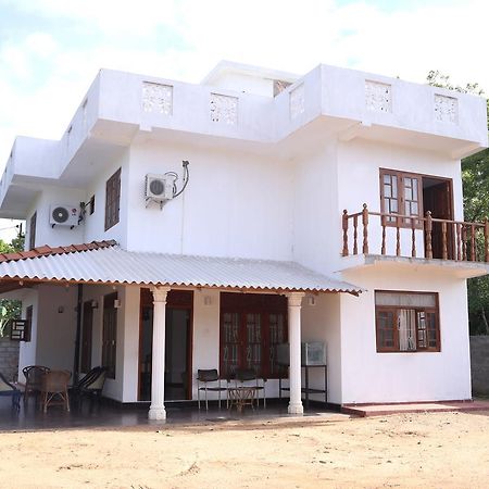 Hotel Whitehouse Tissamaharama Dış mekan fotoğraf